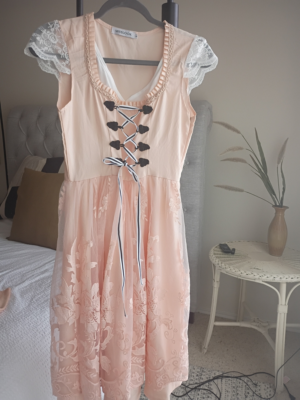 Misslook Kawaii Dirndl Peach Lace-Up Lace Sleeve Dress